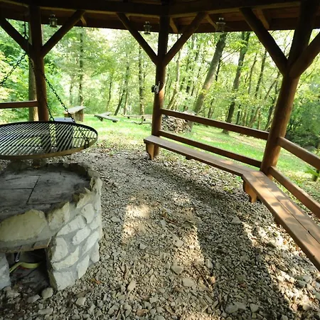 Affittacamere Ekosamotnia 4*