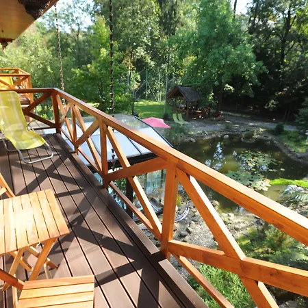 Ekosamotnia Guest house 4*