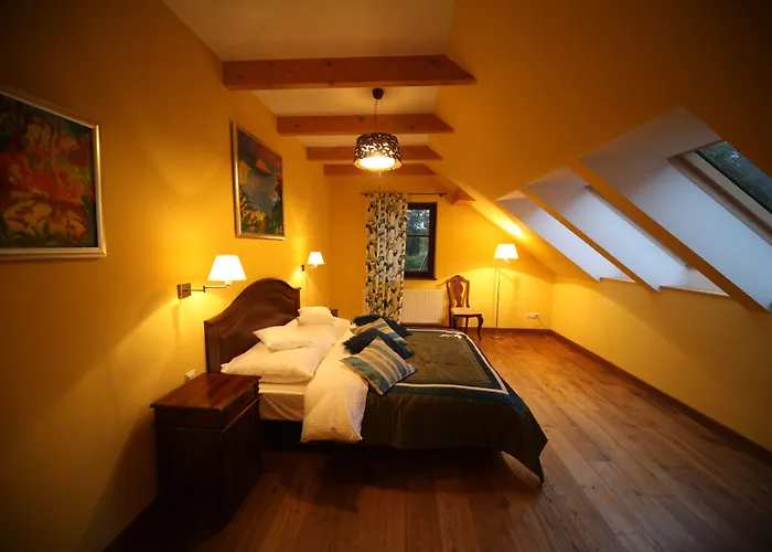 招待所 Ekosamotnia 4*