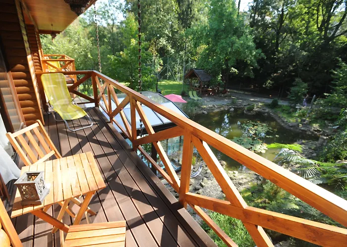 Ekosamotnia 招待所 4*