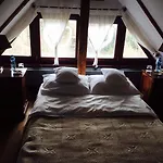 Ekosamotnia Πανσιόν