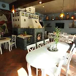 Ekosamotnia Πανσιόν 4*