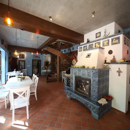 Ekosamotnia Guest house 4*