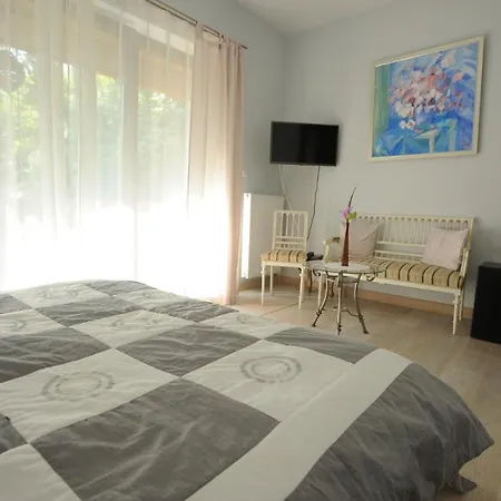 Ekosamotnia Guest house